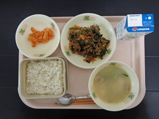 3月11日の学校給食（小学校A献立）の写真