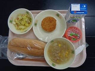 6月15日の学校給食（小学校A献立）の写真