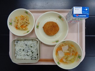 3月13日の学校給食（小学校A献立）の写真