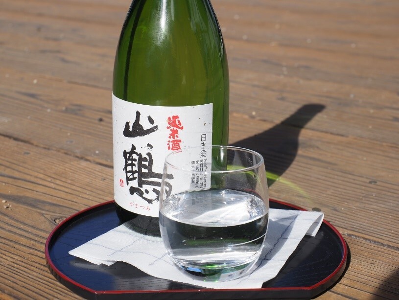 中本酒造の代表銘柄純米酒「山鶴」