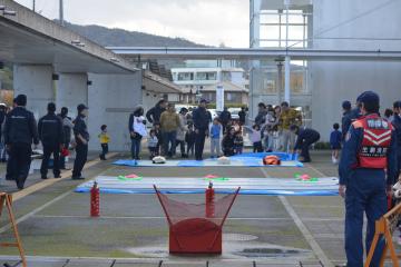 屋外イベントのレッツ守れーす