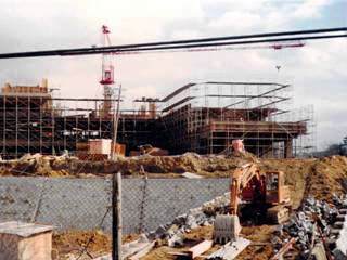 校舎建設工事の様子
