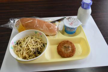 給食の写真