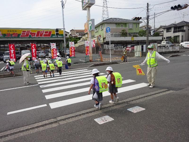 松美台東自治会児童見守り隊の活動