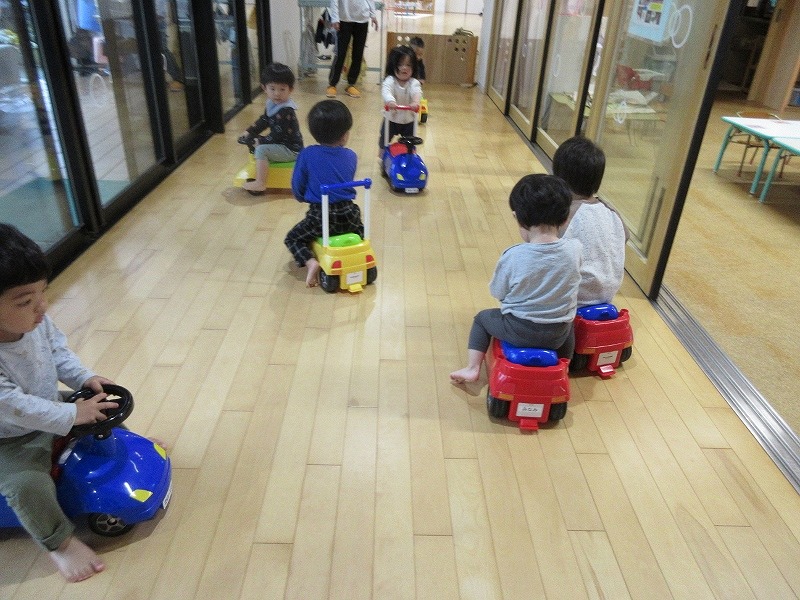 1歳児自動車