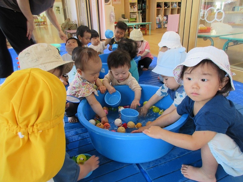 3歳未満児水遊び