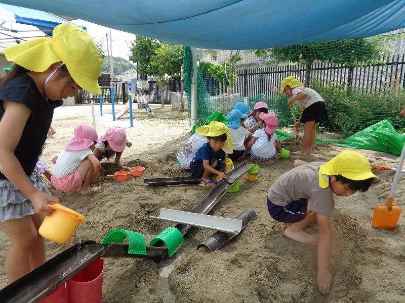 5歳児泥んこ遊び