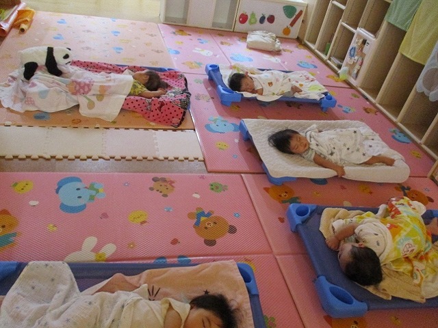 3歳未満児お昼寝の様子