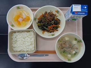 10月1日の学校給食（小学校A献立）の写真