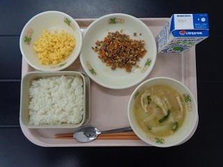 10月4日の学校給食（小学校A献立）の写真