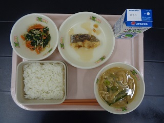 10月15日の学校給食（小学校A献立）の写真