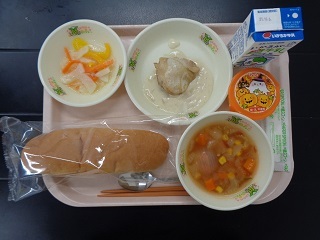 10月26日の学校給食（小学校A献立）の写真