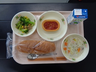 11月18日の学校給食（小学校A献立）の写真