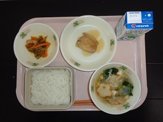 12月8日の学校給食（小学校A献立）の写真