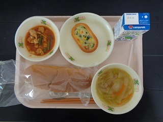 12月21日の学校給食(小学校A献立)の写真