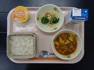 2月25日の学校給食（小学校A献立）の写真