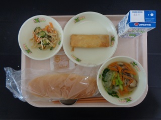 3月3日の学校給食（小学校A献立）の写真