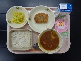 3月7日の学校給食（小学校A献立）の写真