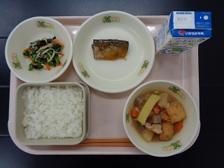 2月4日の学校給食（小学校B献立）の写真