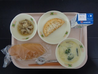2月8日の学校給食(小学校B献立)の写真