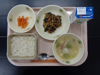 3月7日の学校給食（小学校B献立）の写真