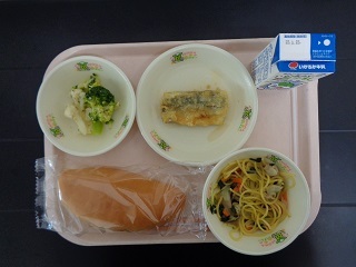 3月15日の学校給食(小学校B献立)の写真