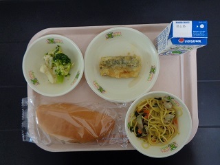 3月15日の学校給食（小学校B献立）の写真