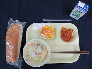 10月7日の学校給食（中）の写真