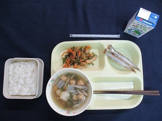 10月13日の学校給食（中）の写真