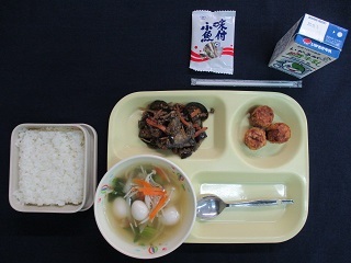 10月25日の学校給食（中）の写真