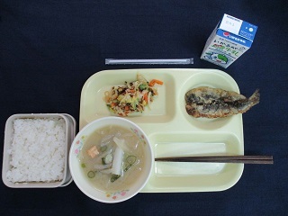 10月27日の学校給食（中）の写真