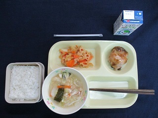 11月26日の学校給食（中）の写真