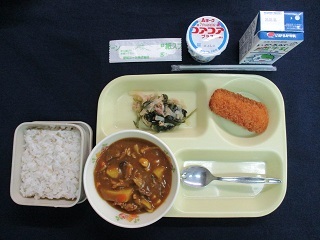 12月13日の学校給食（中）の写真