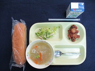 2月22日の学校給食（中）の写真