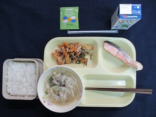 3月4日の学校給食（中）の写真