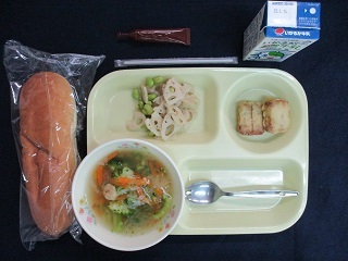 3月8日の学校給食（中）の写真