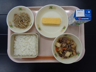 4月27日の学校給食（小学校A献立）の写真