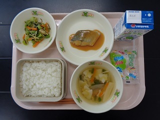 5月2日の学校給食（小学校A献立）の写真