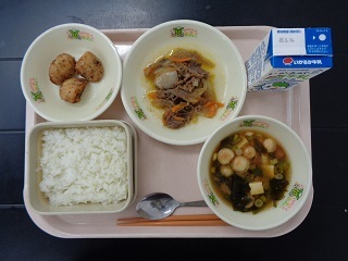 5月6日の学校給食（小学校A献立）の写真