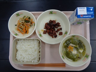 5月18日の学校給食（小学校A献立）の写真