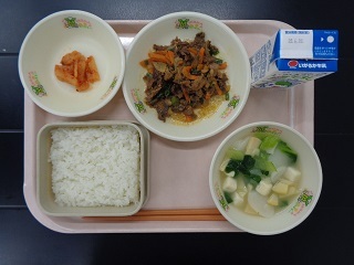 6月13日の学校給食（小学校A献立）の写真