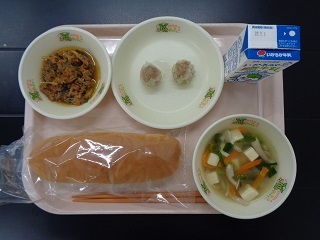 6月23日の学校給食（小学校A献立）の写真
