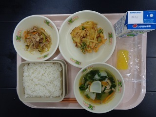 7月1日の学校給食（小学校A献立）の写真