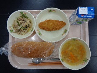 7月12日の学校給食（小学校A献立）の写真