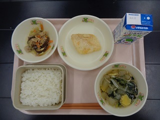 9月9日の学校給食（小学校A献立）の写真