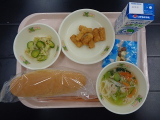 10月4日の学校給食（小学校A献立）の写真