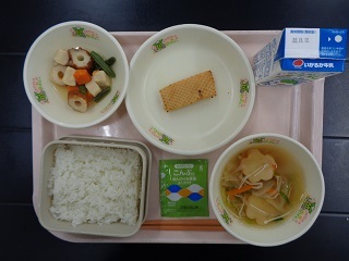 11月4日の学校給食（小学校A献立）の写真