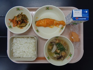 11月18日の学校給食（小学校A献立）の写真