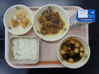 11月25日の学校給食（小学校A献立）の写真