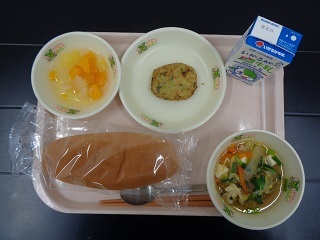 12月13日の学校給食（小学校A献立）の写真
